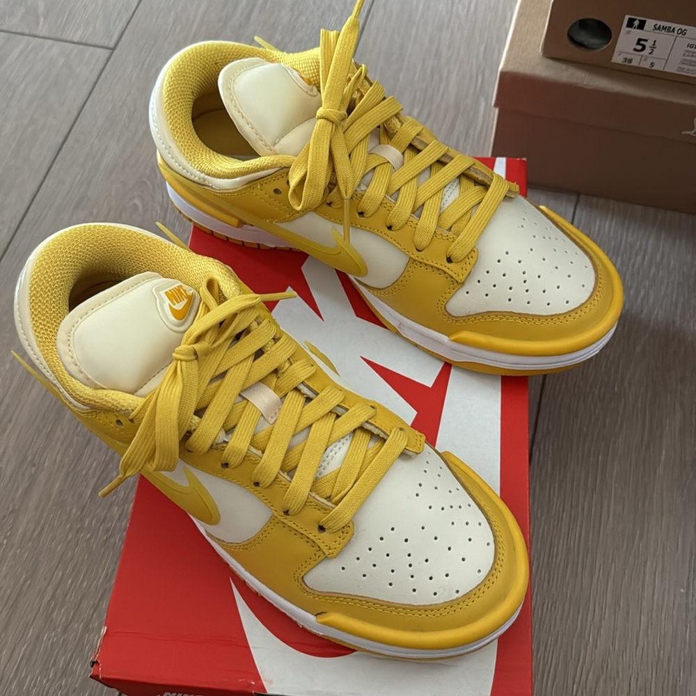 NIKE DUNK LOW TWIST SIZE 7!!! NEVER WORN!!